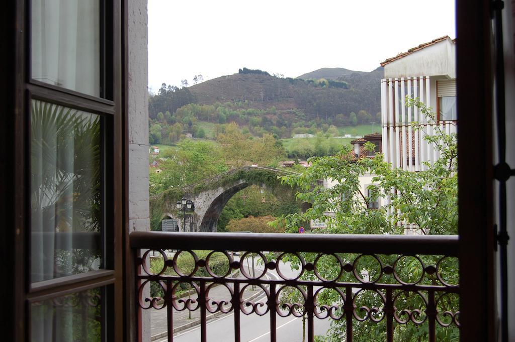 Puente Romano Cangas de Onís Exterior photo